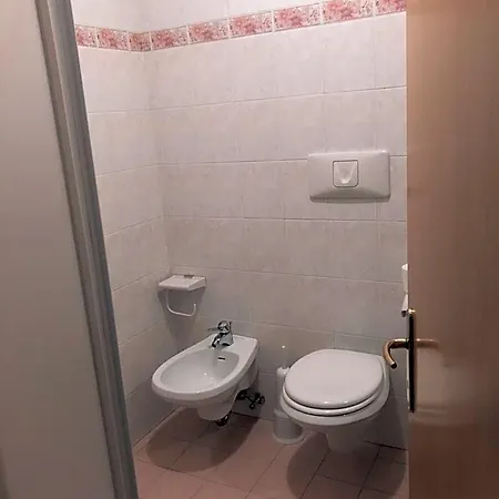 Garni Mariolina Bed and Breakfast 3*